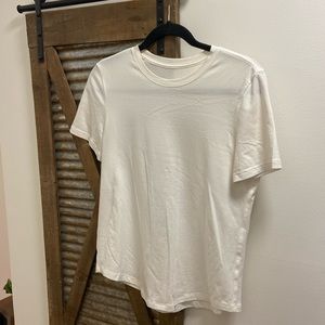Lululemon || white crewneck Tee